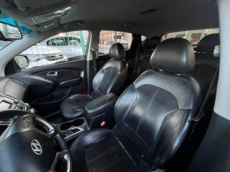 Hyundai ix35 2.0 - foto 7
