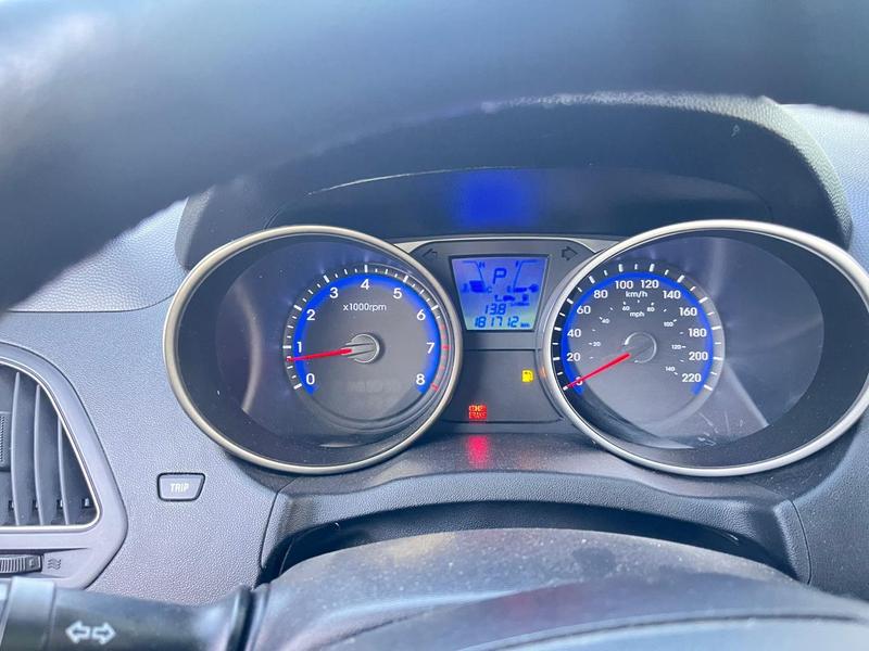 Hyundai ix35 2.0 - foto 10