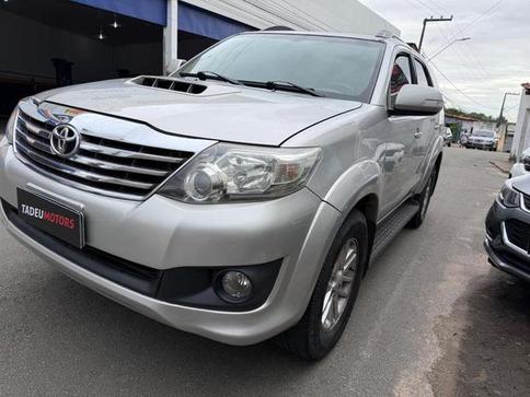TOYOTA HILUXSW4 SRV4X4