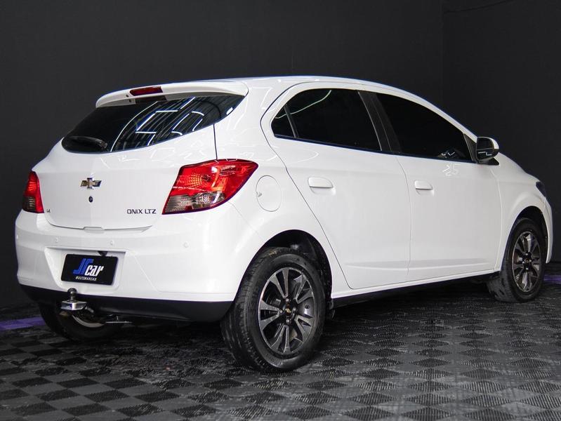 Chevrolet Onix 14mt LTZ Flex - foto 12