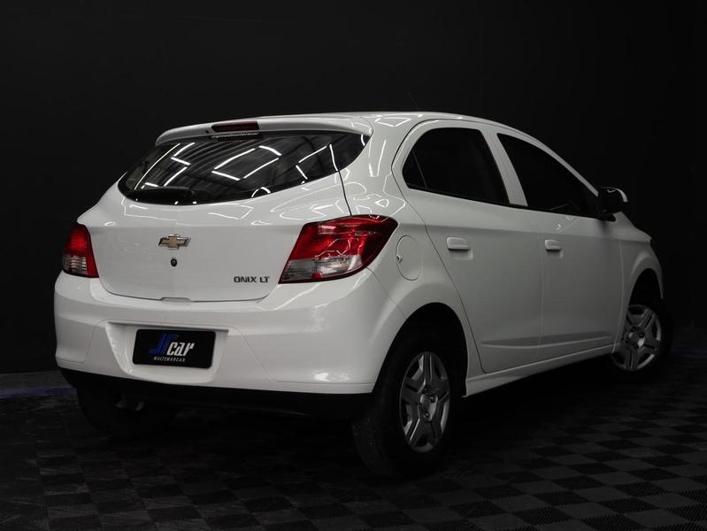 Chevrolet Onix 10mt LT - foto 4