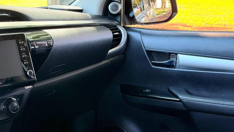 Toyota Hilux Cd Srx 4X4 2.8 TDI 16V Diesel Aut. - foto 13