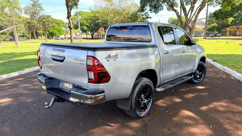 Toyota Hilux Cd Srx 4X4 2.8 TDI 16V Diesel Aut. - foto 4