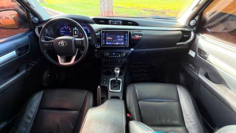 Toyota Hilux Cd Srx 4X4 2.8 TDI 16V Diesel Aut. - foto 9