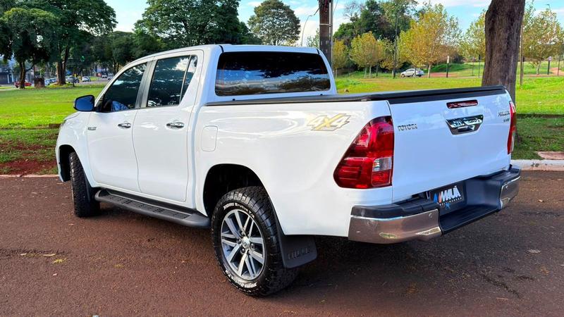 Toyota Hilux Cd Srx 4X4 2.8 TDI 16V Diesel Aut. - foto 6