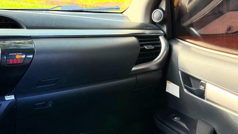 Toyota Hilux Cd Srx 4X4 2.8 TDI 16V Diesel Aut. - foto 11