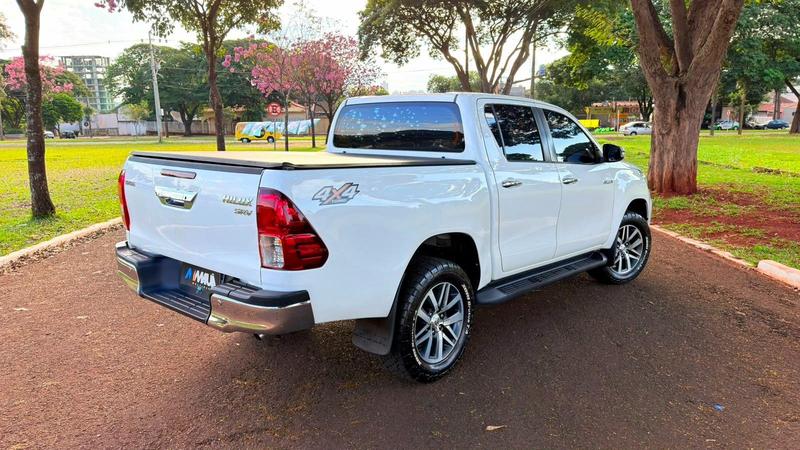 Toyota Hilux Cd Srx 4X4 2.8 TDI 16V Diesel Aut. - foto 4