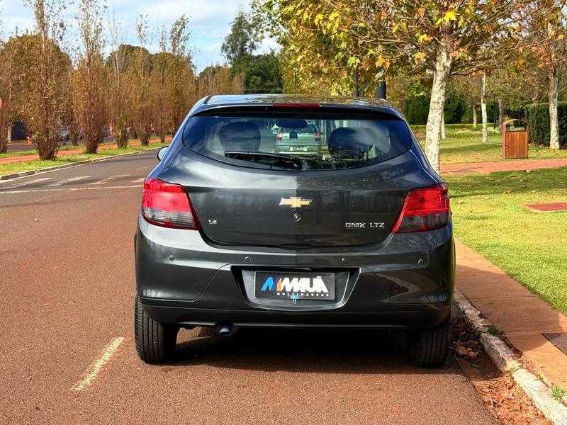 Chevrolet Onix Hatch Ls 1.0 8V Flexpower 5P Mec. - foto 5