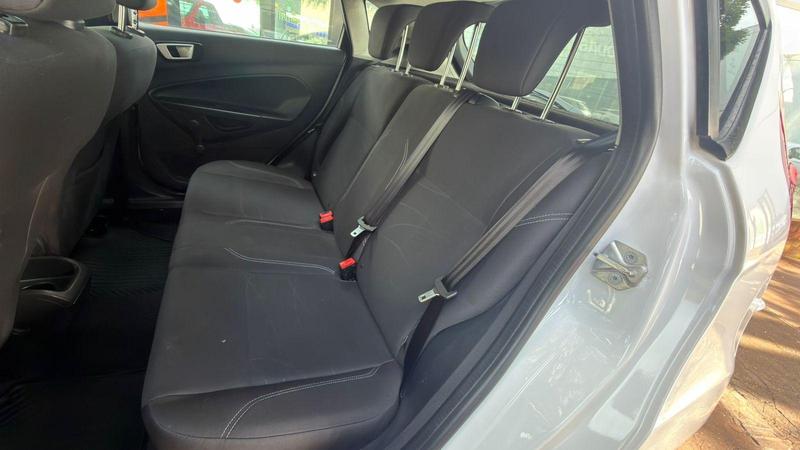 Ford Fiesta 16se - foto 14