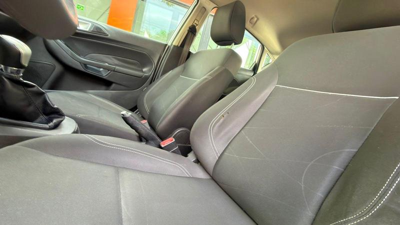 Ford Fiesta 16se - foto 8