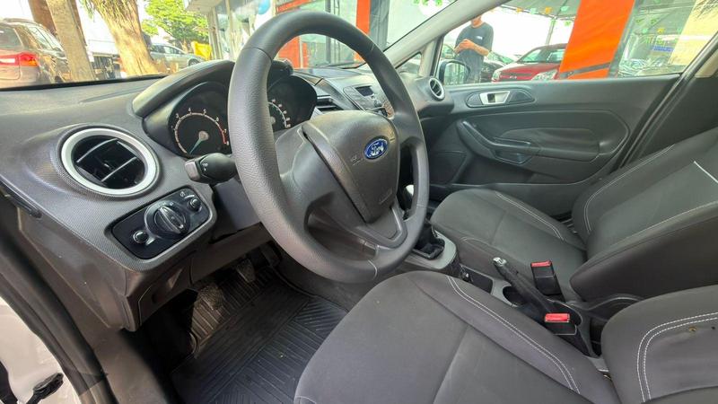 Ford Fiesta 16se - foto 9