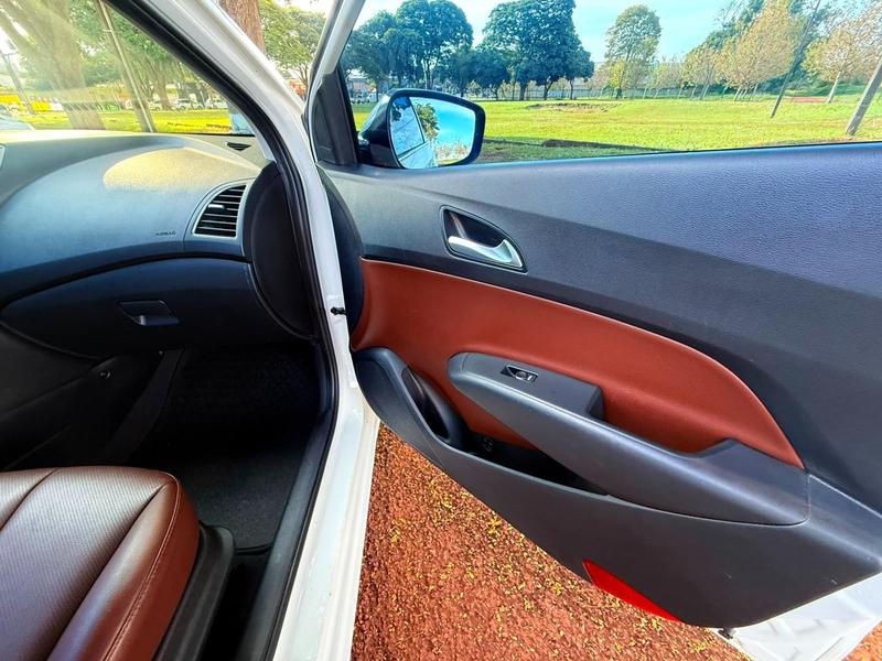 Hyundai HB20 Premium 1.6 Flex 16V Automático - foto 16