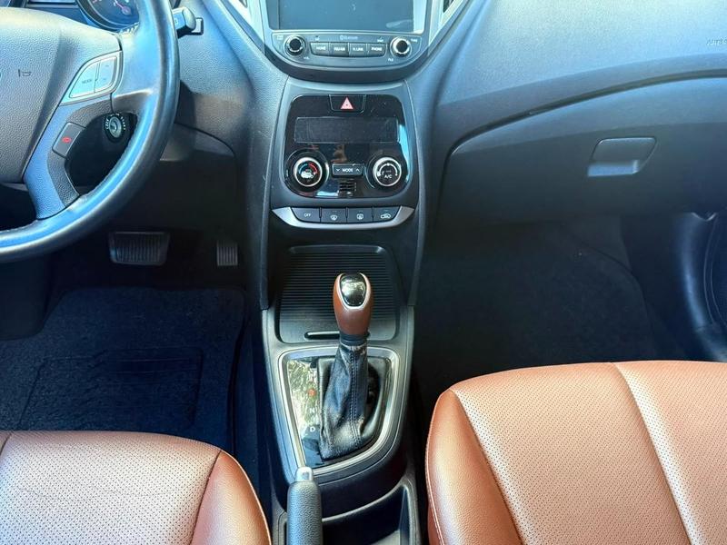 Hyundai HB20 Premium 1.6 Flex 16V Automático - foto 17