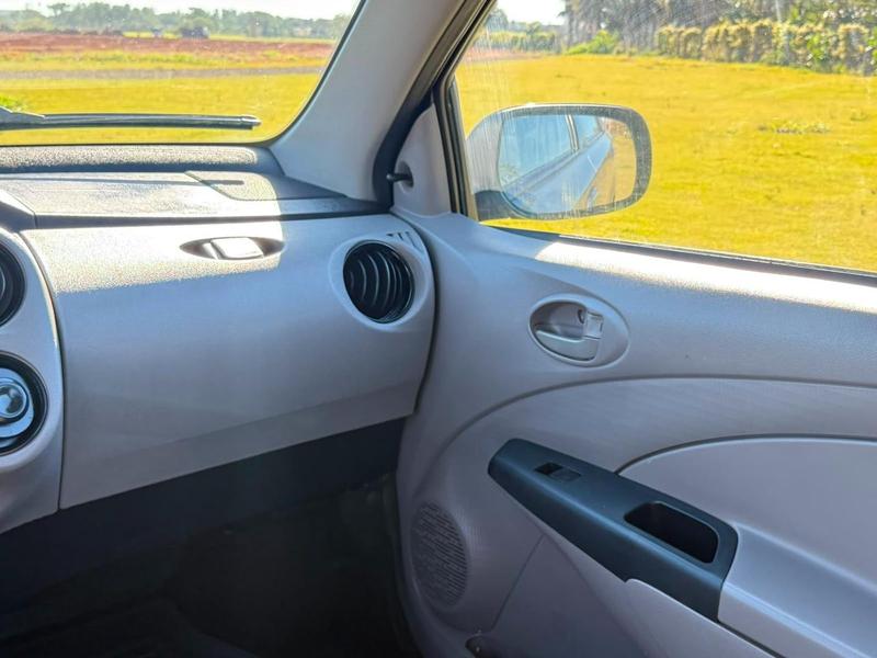 Toyota Etios Xs 1.3 Flex 16V 5P Mec. - foto 14