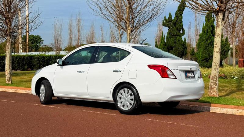 Nissan Versa S 1.6 16V Flex Fuel 4P Mec. - foto 14