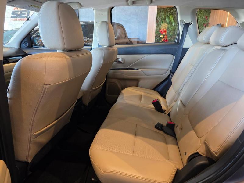 Mitsubishi Outlander 3.0 GT 3.0 V6 Aut. - foto 18