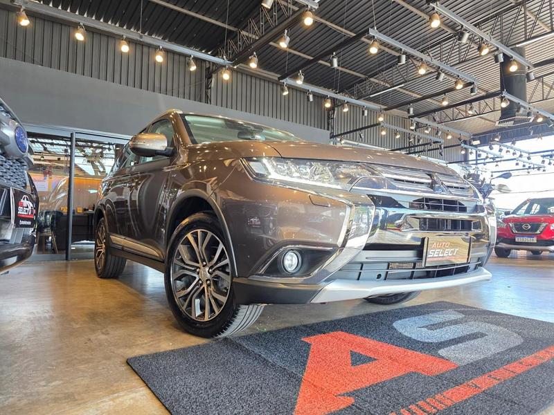 Mitsubishi Outlander 3.0 GT 3.0 V6 Aut. - foto 6