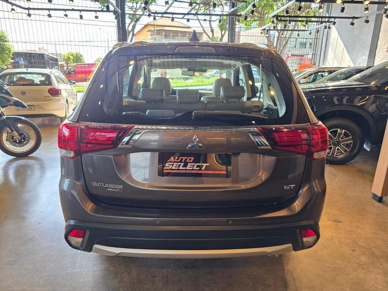 Mitsubishi Outlander 3.0 GT 3.0 V6 Aut. - foto 9