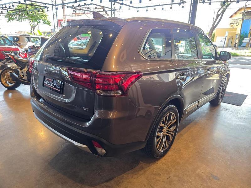 Mitsubishi Outlander 3.0 GT 3.0 V6 Aut. - foto 8