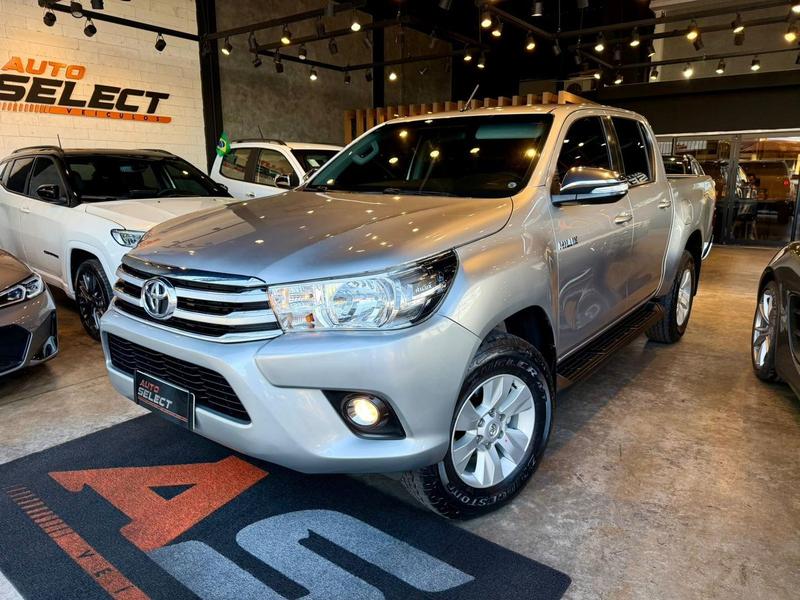 Toyota Hilux Cd Srx 4X4 2.8 TDI 16V Diesel Aut. - foto 2
