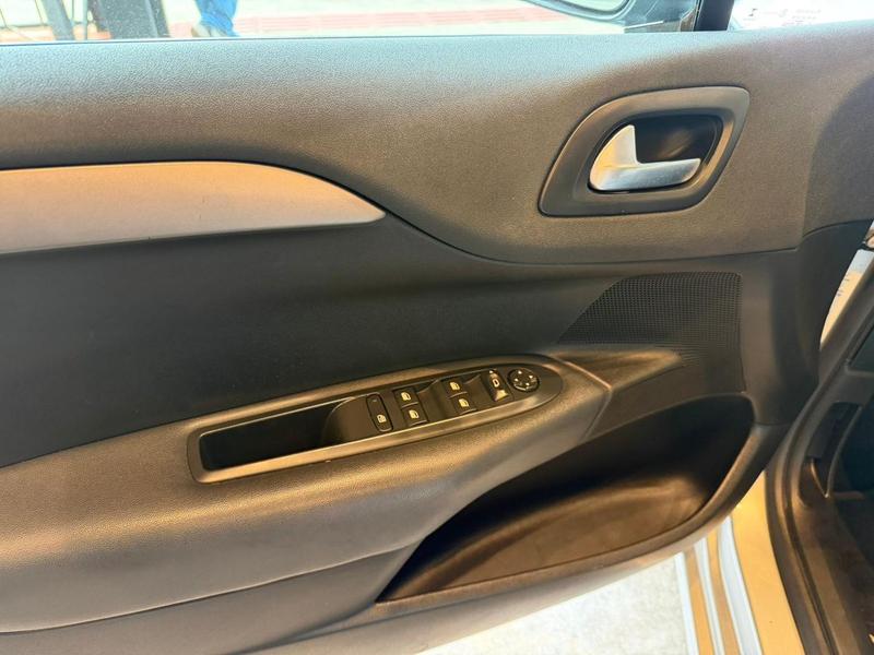 Citroën C4 Lounge Feel Automático - foto 16