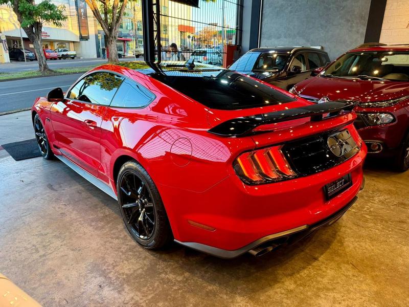 Ford Mustang GT - foto 8