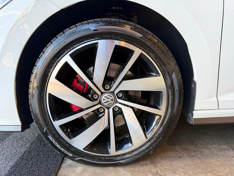Volkswagen Jetta GLi Ag - foto 12