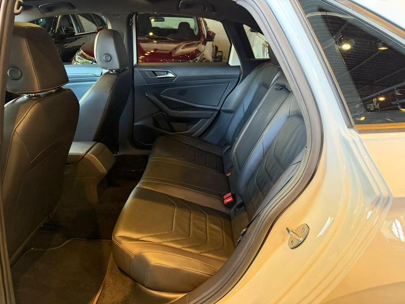 Volkswagen Jetta GLi Ag - foto 19