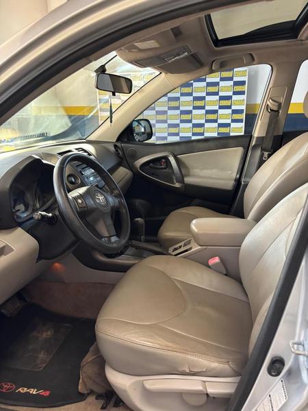 Toyota RAV4 - foto 12