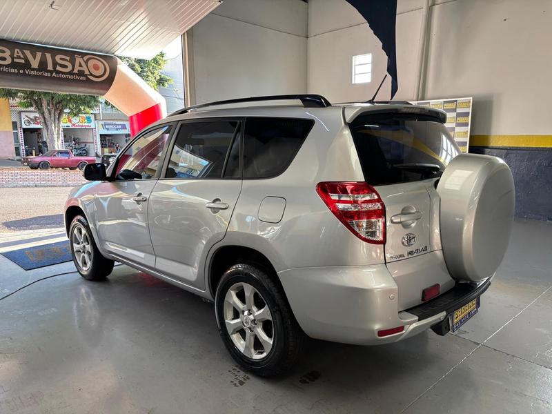 Toyota RAV4 - foto 6