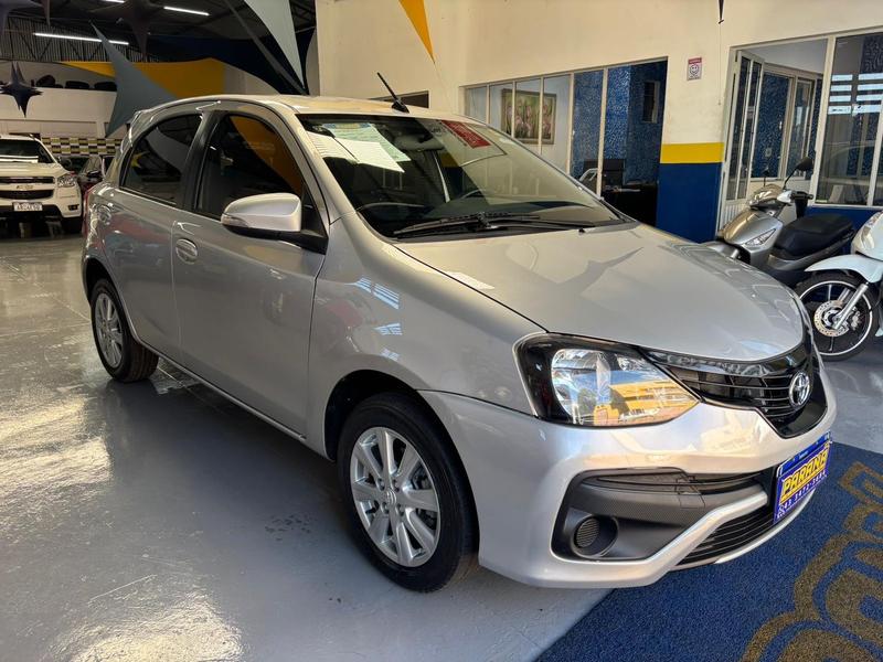 Toyota Etios 2020 à venda