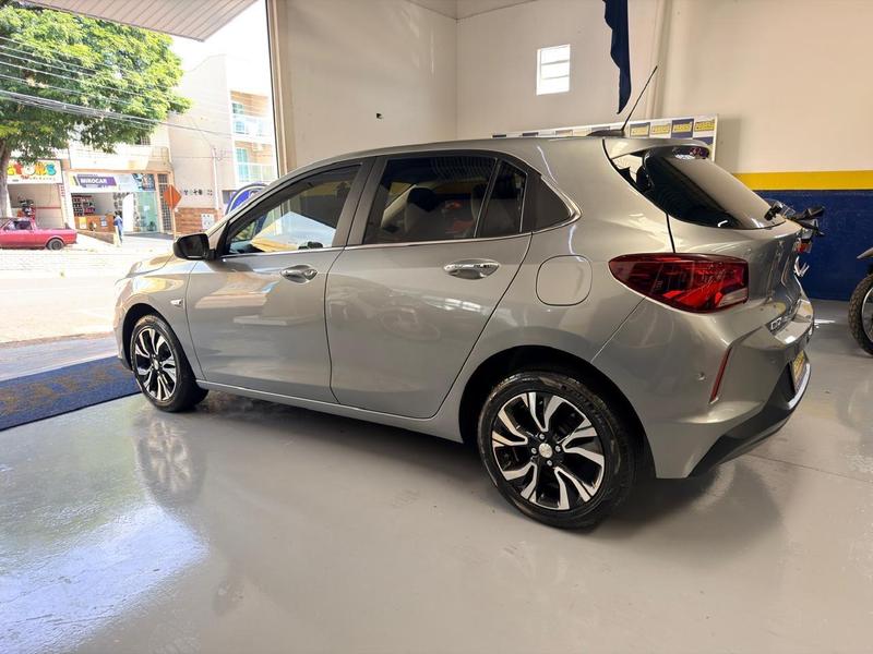 Chevrolet Onix 10tat - foto 4