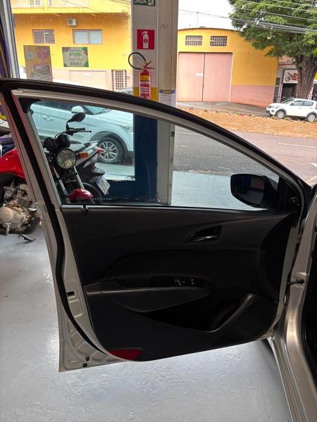 Hyundai HB20 Unique 1.0 Flex 12V Mec. - foto 9