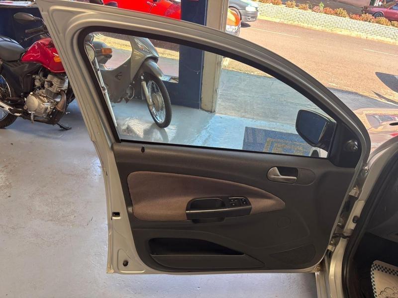 Volkswagen Voyage 1.0 - foto 12