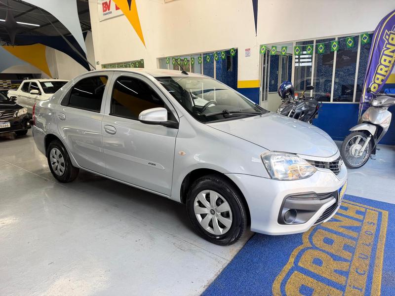 Toyota Etios 2018 à venda