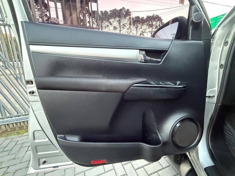 Toyota Hilux Cd Srx 4X4 2.8 TDI 16V Diesel Aut. - foto 10