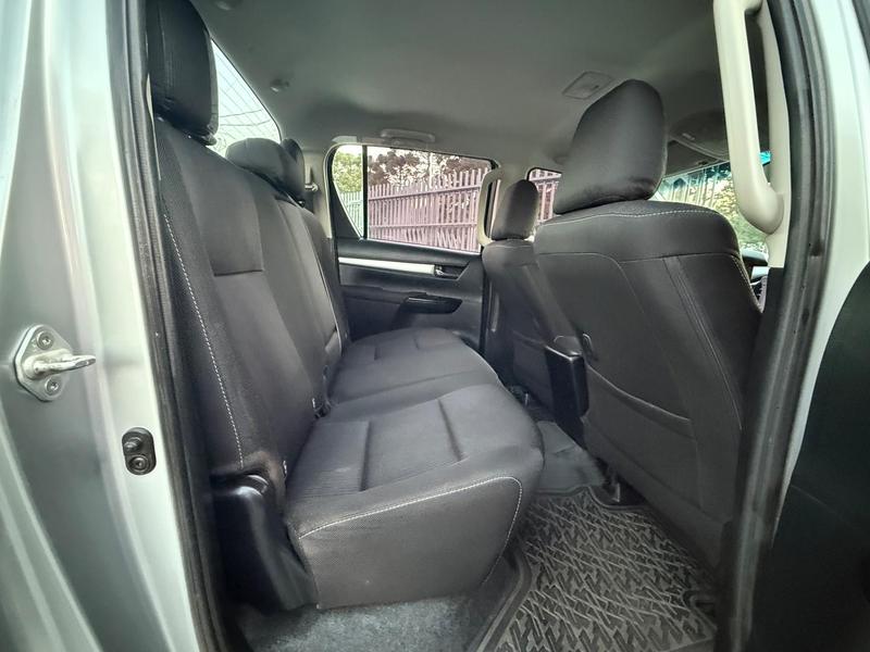 Toyota Hilux Cd Srx 4X4 2.8 TDI 16V Diesel Aut. - foto 13