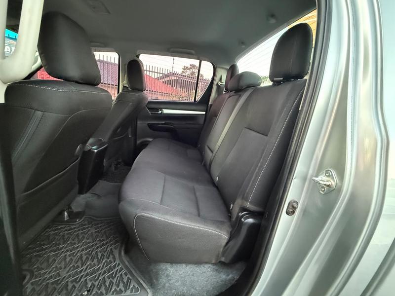 Toyota Hilux Cd Srx 4X4 2.8 TDI 16V Diesel Aut. - foto 14