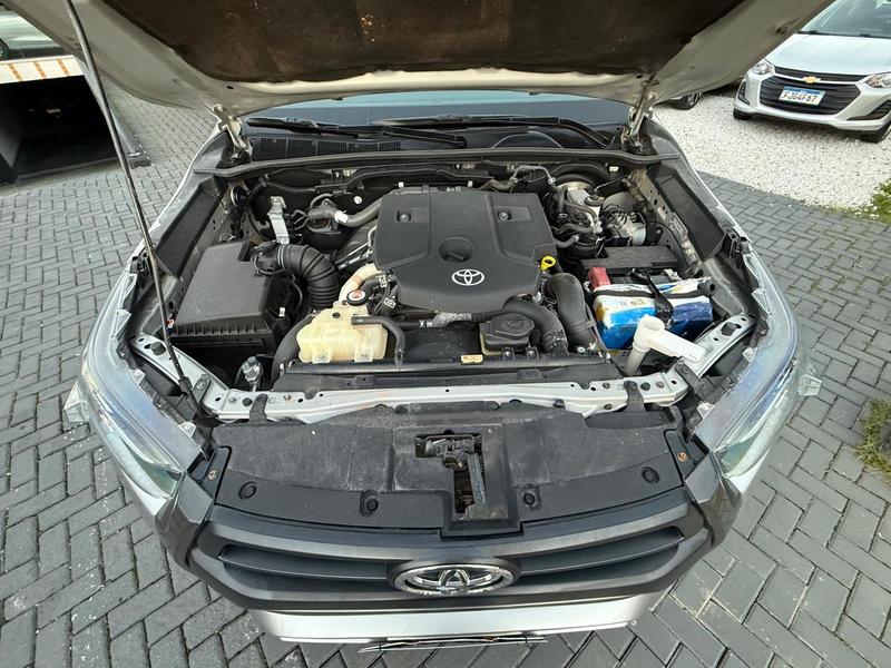 Toyota Hilux Cd Srx 4X4 2.8 TDI 16V Diesel Aut. - foto 20