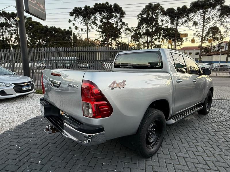 Toyota Hilux Cd Srx 4X4 2.8 TDI 16V Diesel Aut. - foto 5