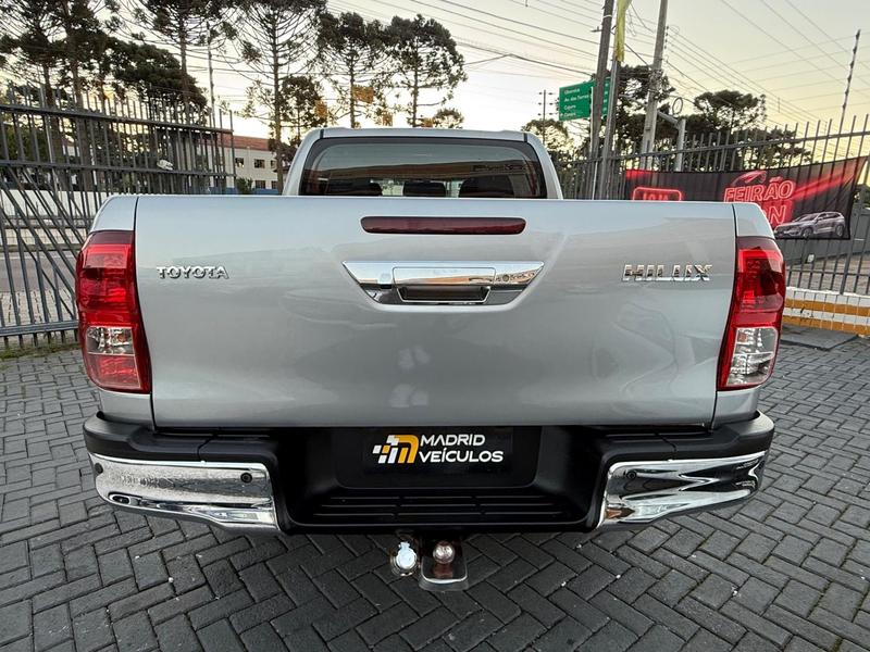 Toyota Hilux Cd Srx 4X4 2.8 TDI 16V Diesel Aut. - foto 6