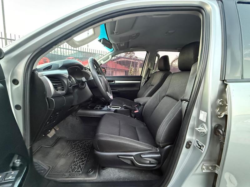 Toyota Hilux Cd Srx 4X4 2.8 TDI 16V Diesel Aut. - foto 9