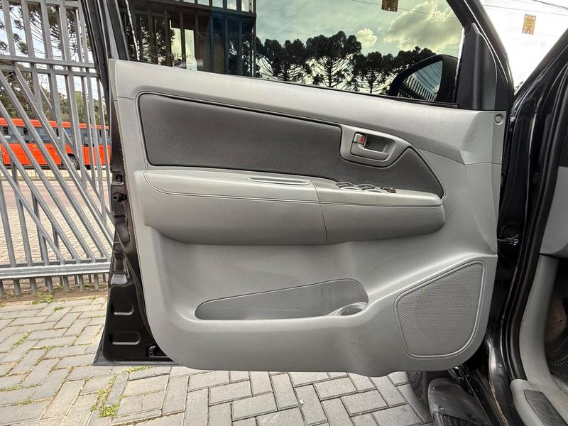 Toyota Hilux Cd4x4 Srv - foto 9