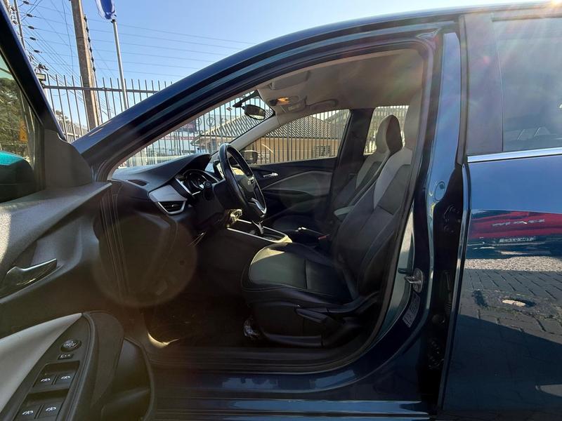 Chevrolet Onix Sed. Plus Prem. 1.0 12V Tb Flex Automático - foto 9