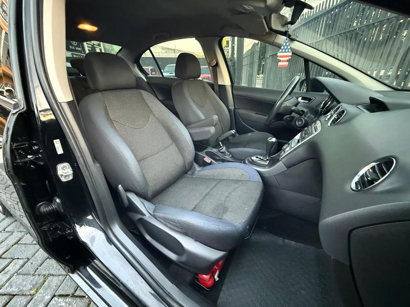 Peugeot 408 Sedan Allure 2.0 Flex 16V 4P Aut. - foto 10