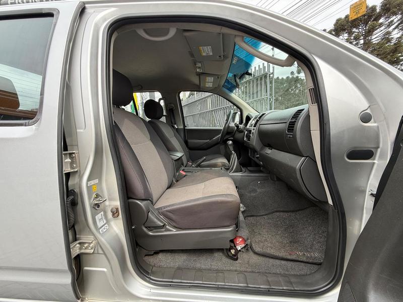Nissan Frontier Le Cd 4X4 2.5 Tb Diesel Mec. - foto 12
