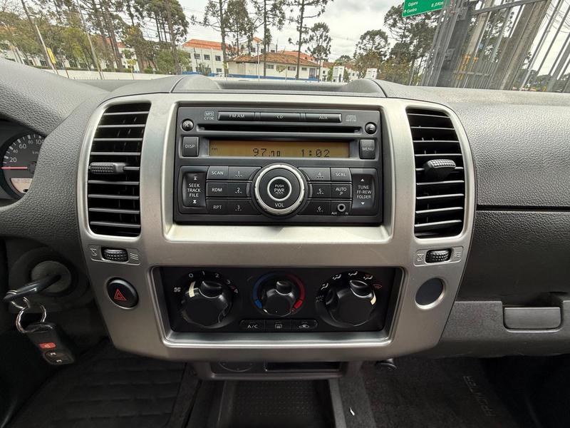 Nissan Frontier Le Cd 4X4 2.5 Tb Diesel Mec. - foto 16