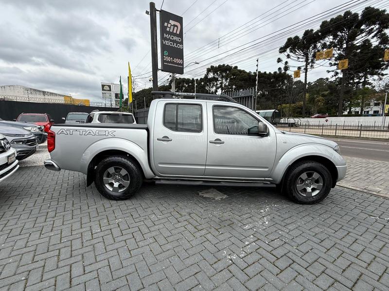 Nissan Frontier Le Cd 4X4 2.5 Tb Diesel Mec. - foto 4