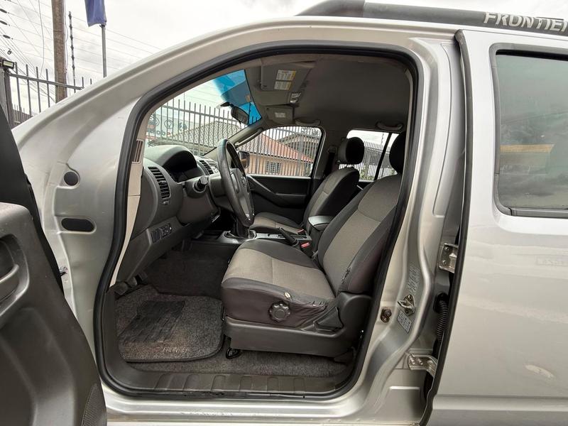 Nissan Frontier Le Cd 4X4 2.5 Tb Diesel Mec. - foto 9