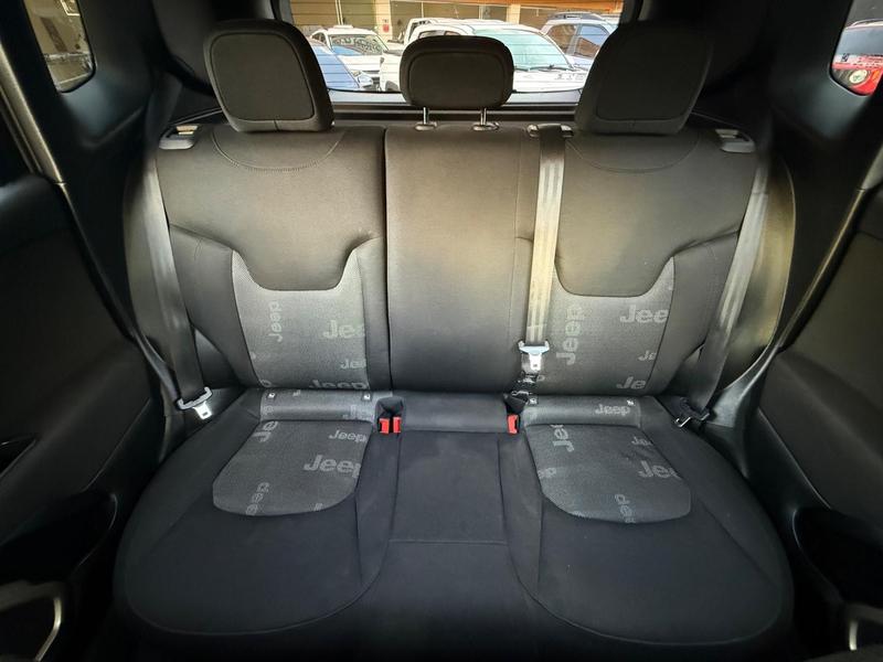 Jeep Renegade Sport 1.8 4X2 Flex 16V Mec. - foto 18